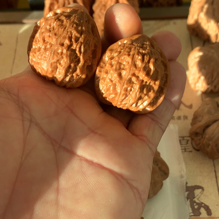 文玩核桃吊坠金牛