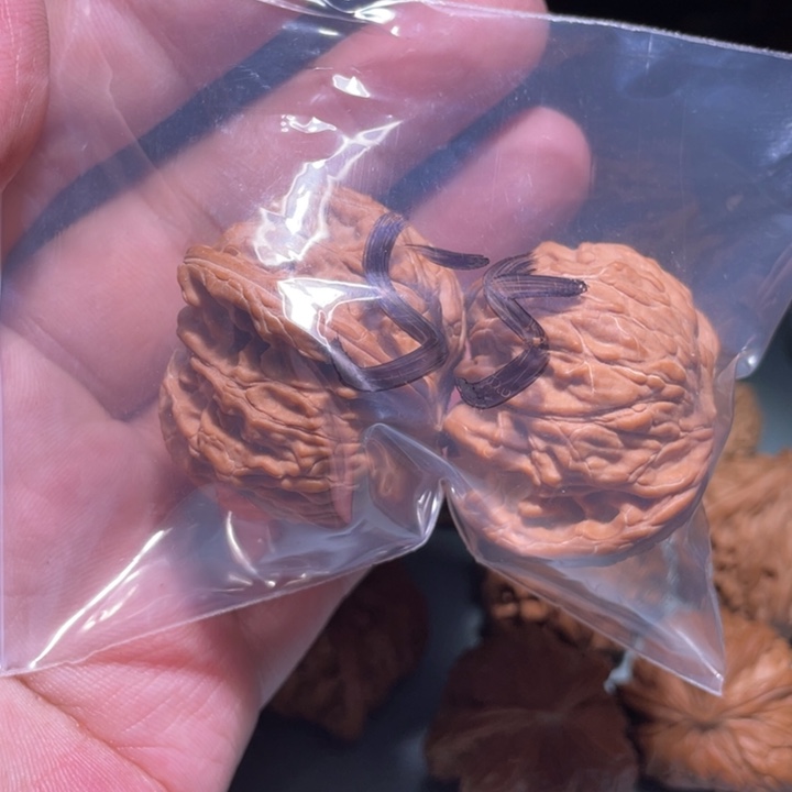 文玩核桃吊坠55呃呃呃