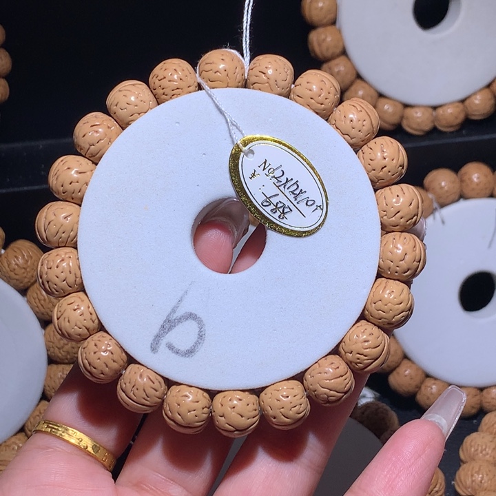 浩****桃核手串帝王小肌肉