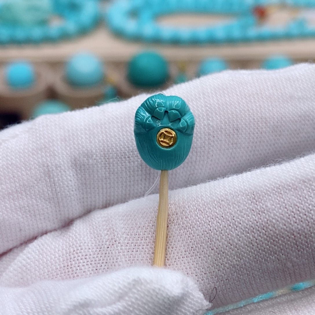 绿松石未镶嵌珠宝奇石