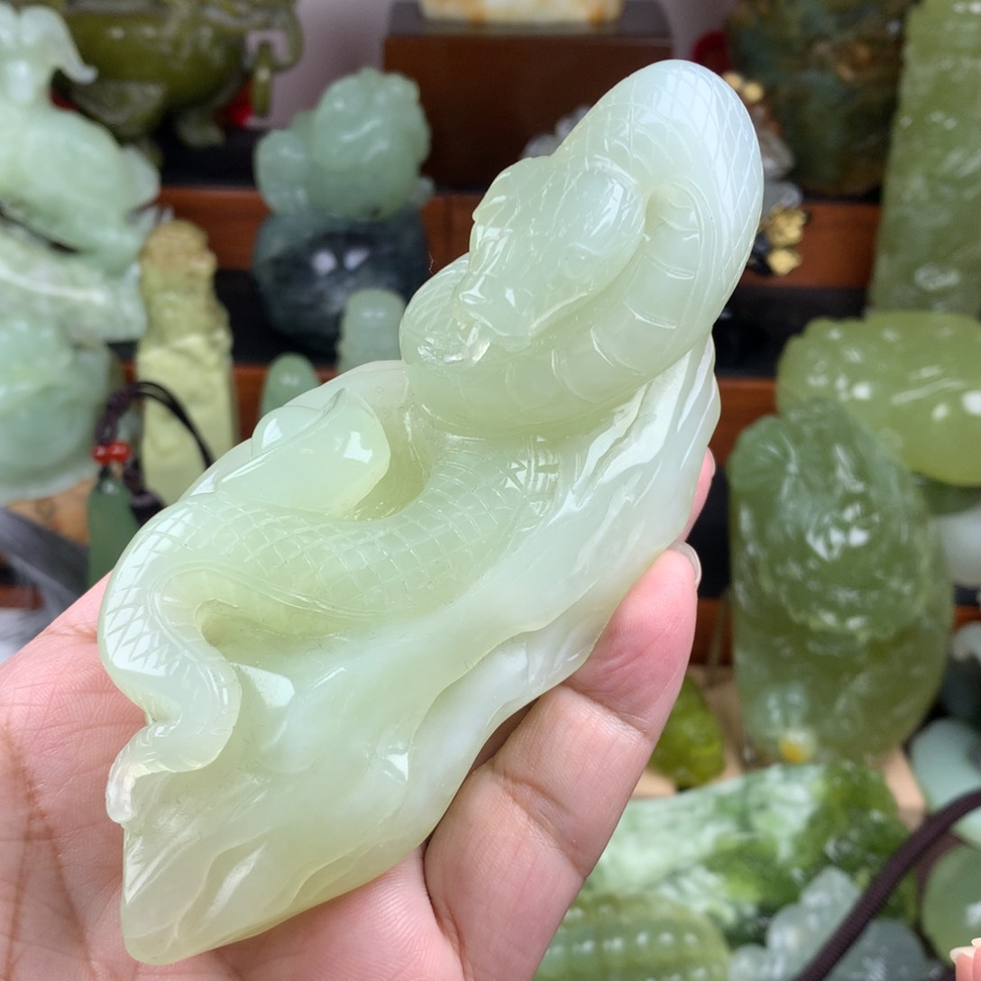 岫玉未镶嵌手把件