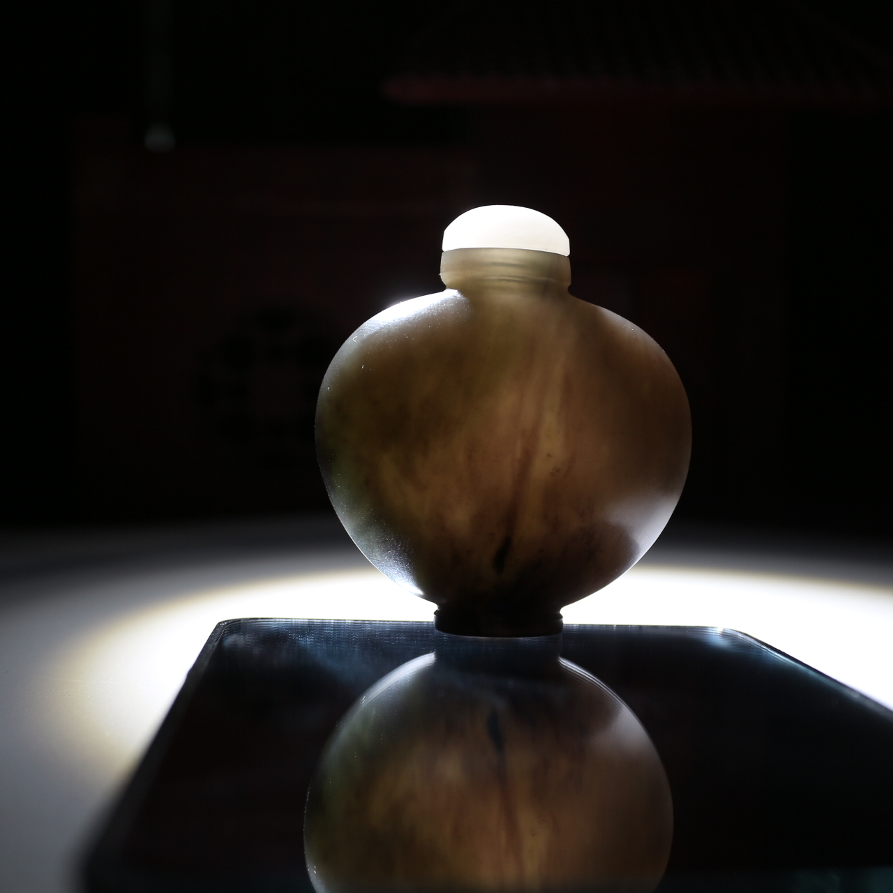 和田玉烟紫翠山料活丝瓶鼻烟壶紫色浓郁低调沉稳奢华白玉盖