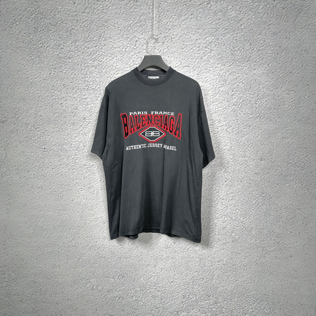 99 Balenciaga 巴黎世家水洗做旧蝙蝠侠刺绣双B锁扣logo短袖 /2码