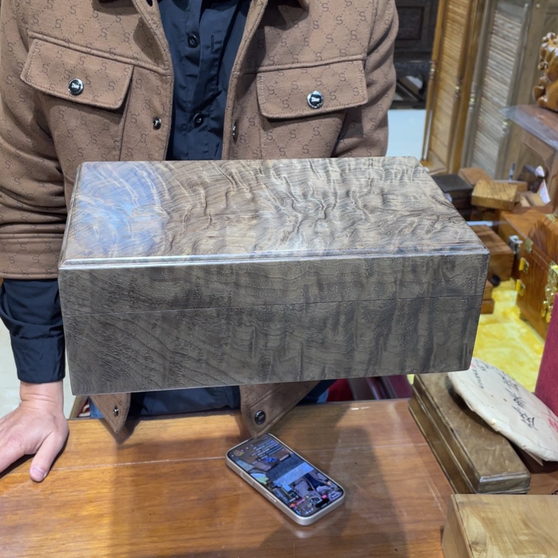 金丝楠A***n阴沉金丝楠满花首饰盒