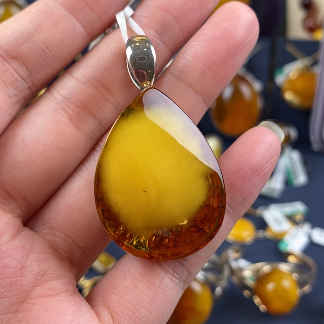 琥珀颈饰银S925镀金镶嵌