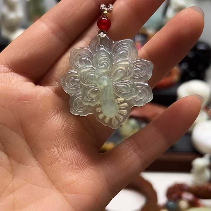 蛇纹石玉吊坠未镶嵌