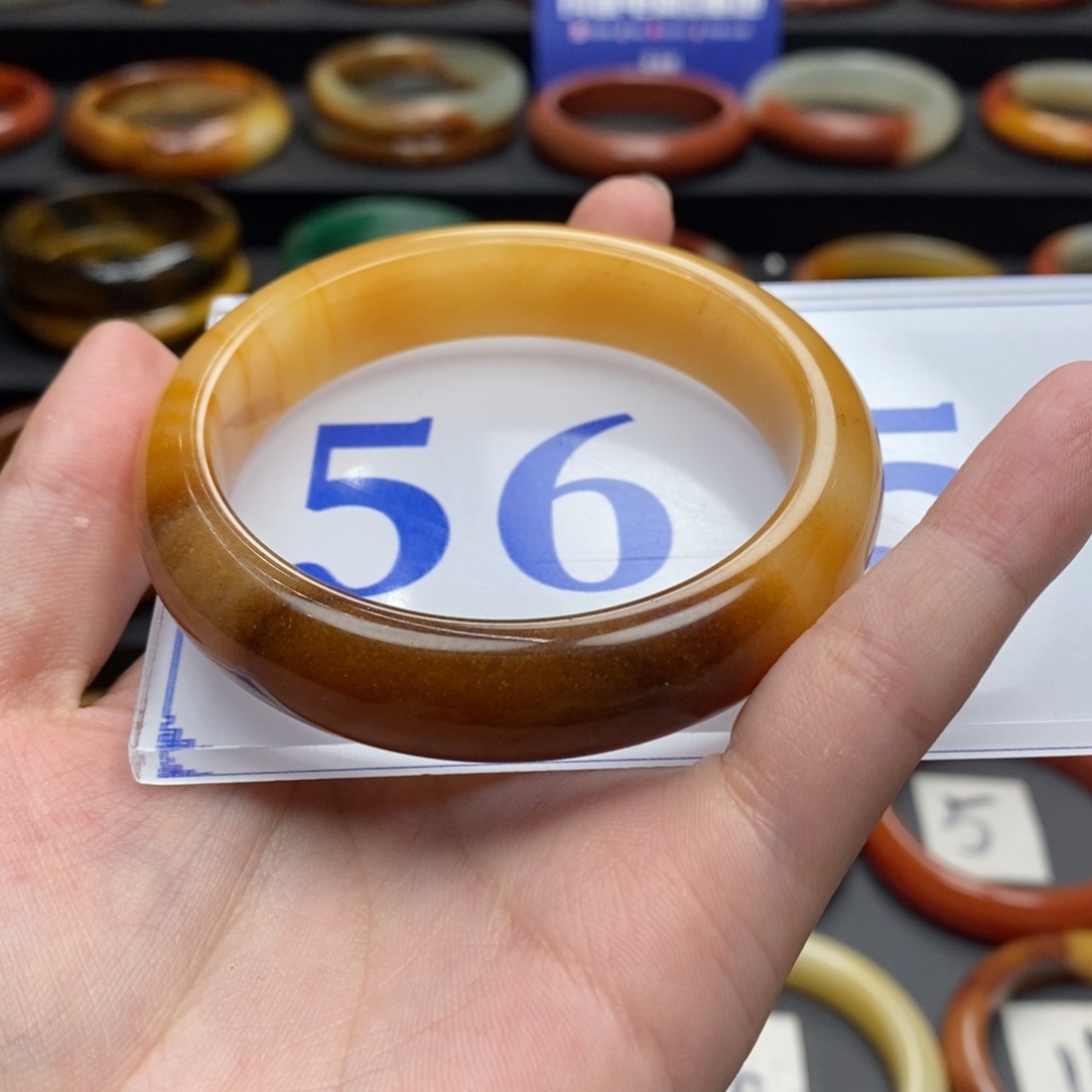 石英质玉（黄龙玉）手镯未镶嵌