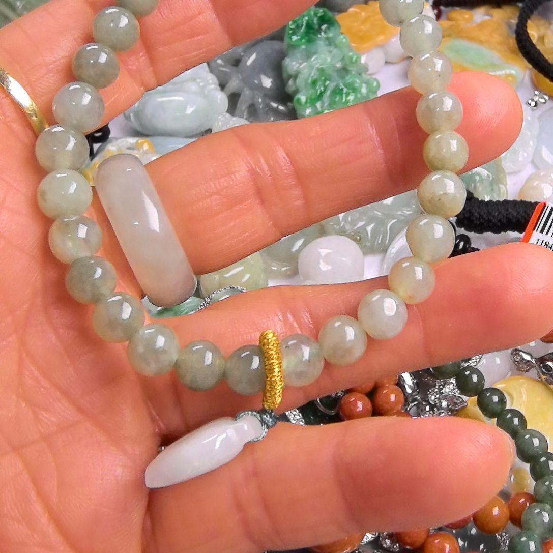 翡翠颈饰未镶嵌手串