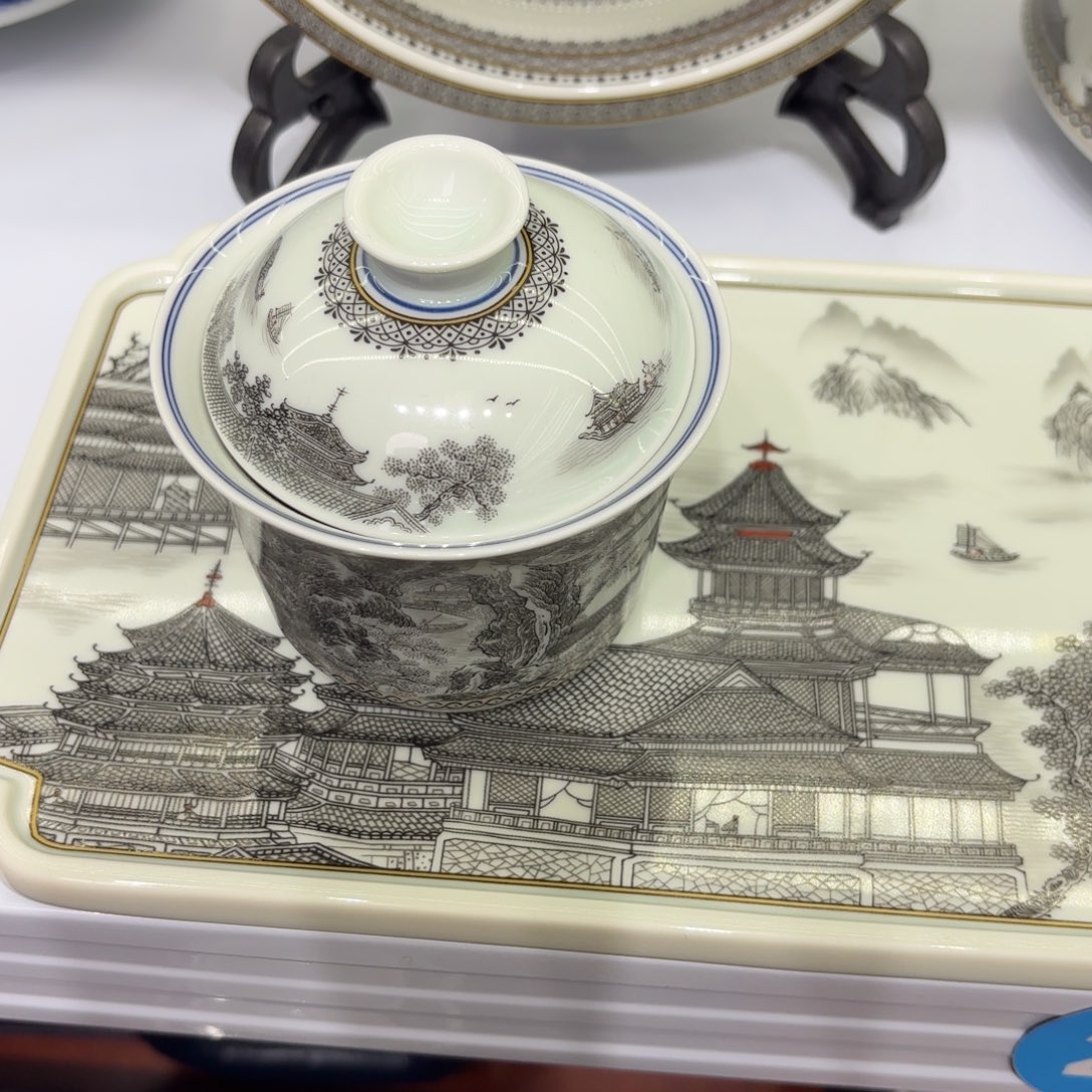 一***休景德镇陶瓷两件套