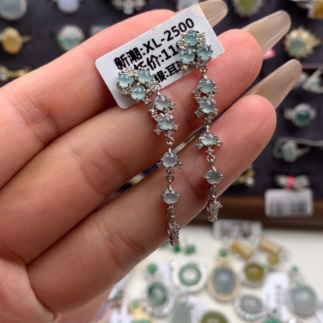 颈饰银S925镶嵌翡翠耳钉