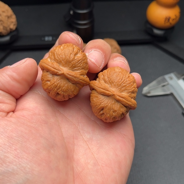 文玩核桃把件元宝38