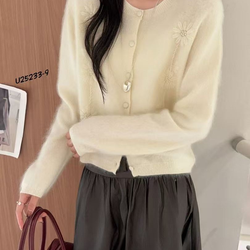 温柔亲肤山羊羊毛拉绒 柔软莼色开衫宽松针织衫