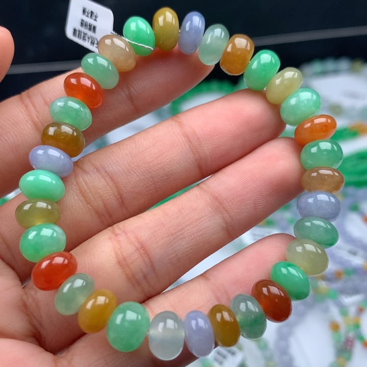 翡翠手镯未镶嵌卡