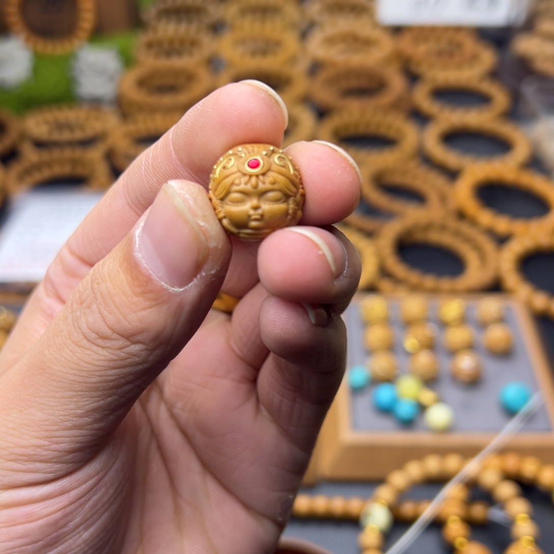 涵***.猴头核桃吊坠扎基拉姆