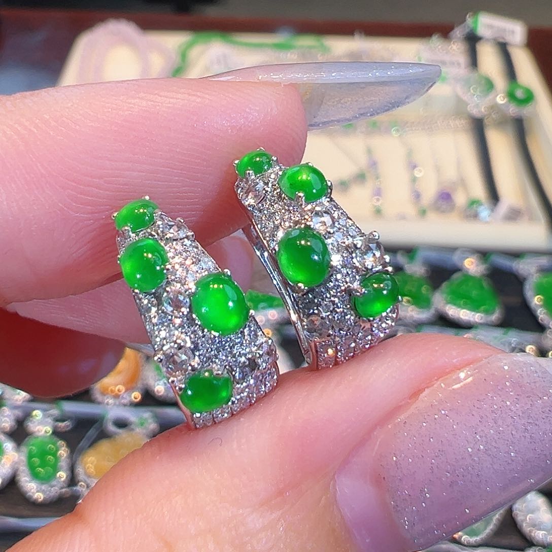 翡翠耳环18K金镶嵌翡翠