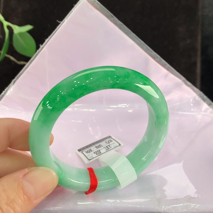 翡翠手镯未镶嵌111/0037