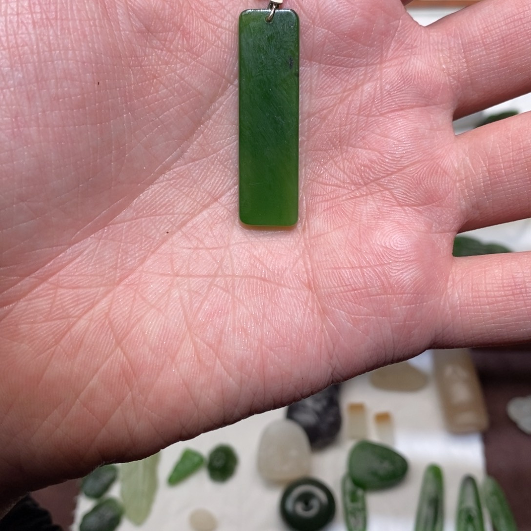 小****和田玉未镶嵌颈饰