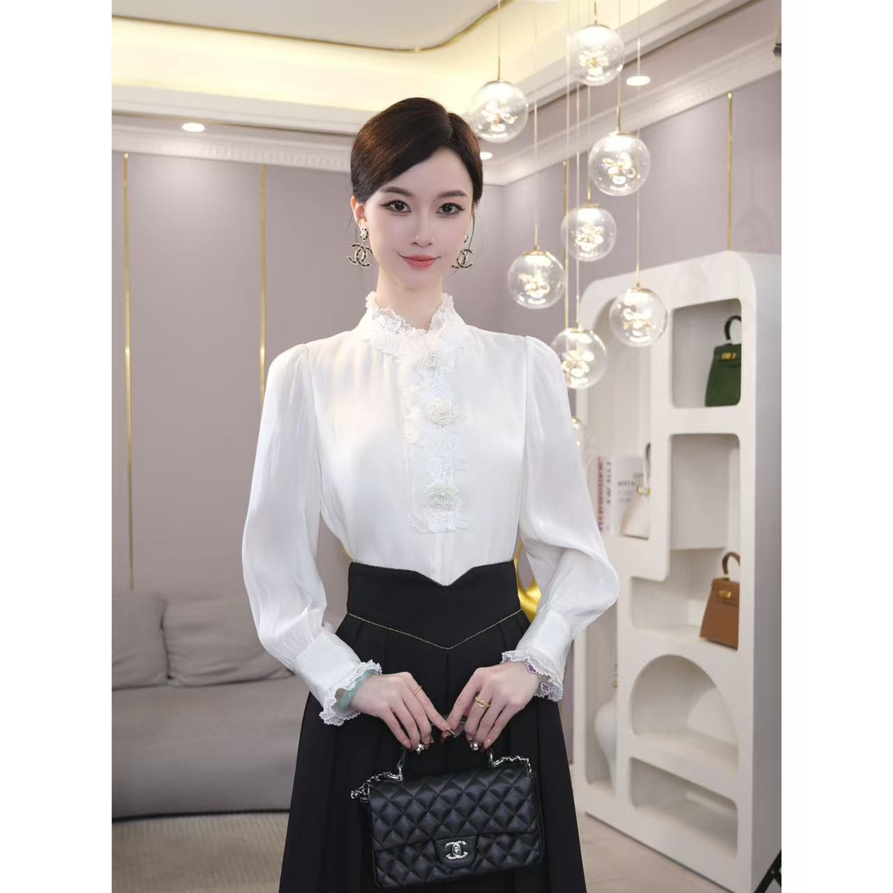 唐熹2026秋冬新款【6995】宽松气质减龄高级感缎面珍珠白衬衫上衣女