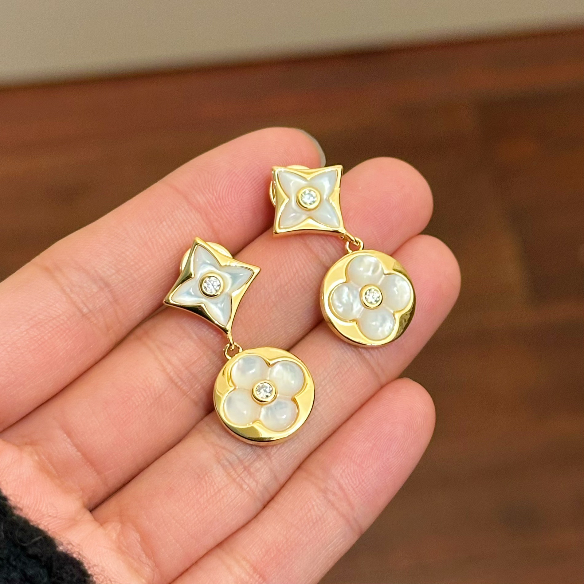 铜合金贝壳耳饰 E0021 时尚气质四叶草高级百搭耳环