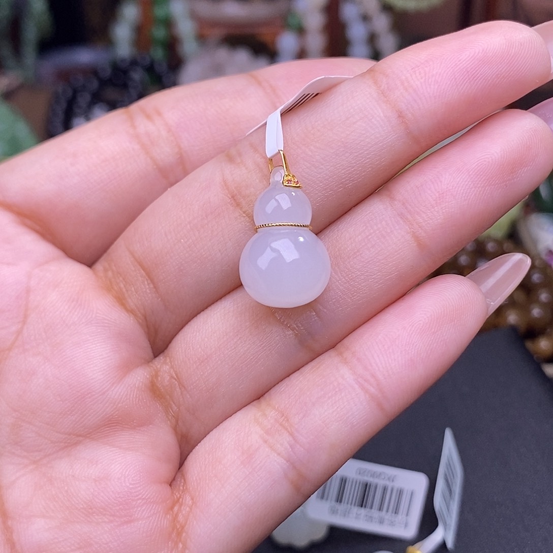 和田玉未镶嵌颈饰白玉老矿料金镶葫芦