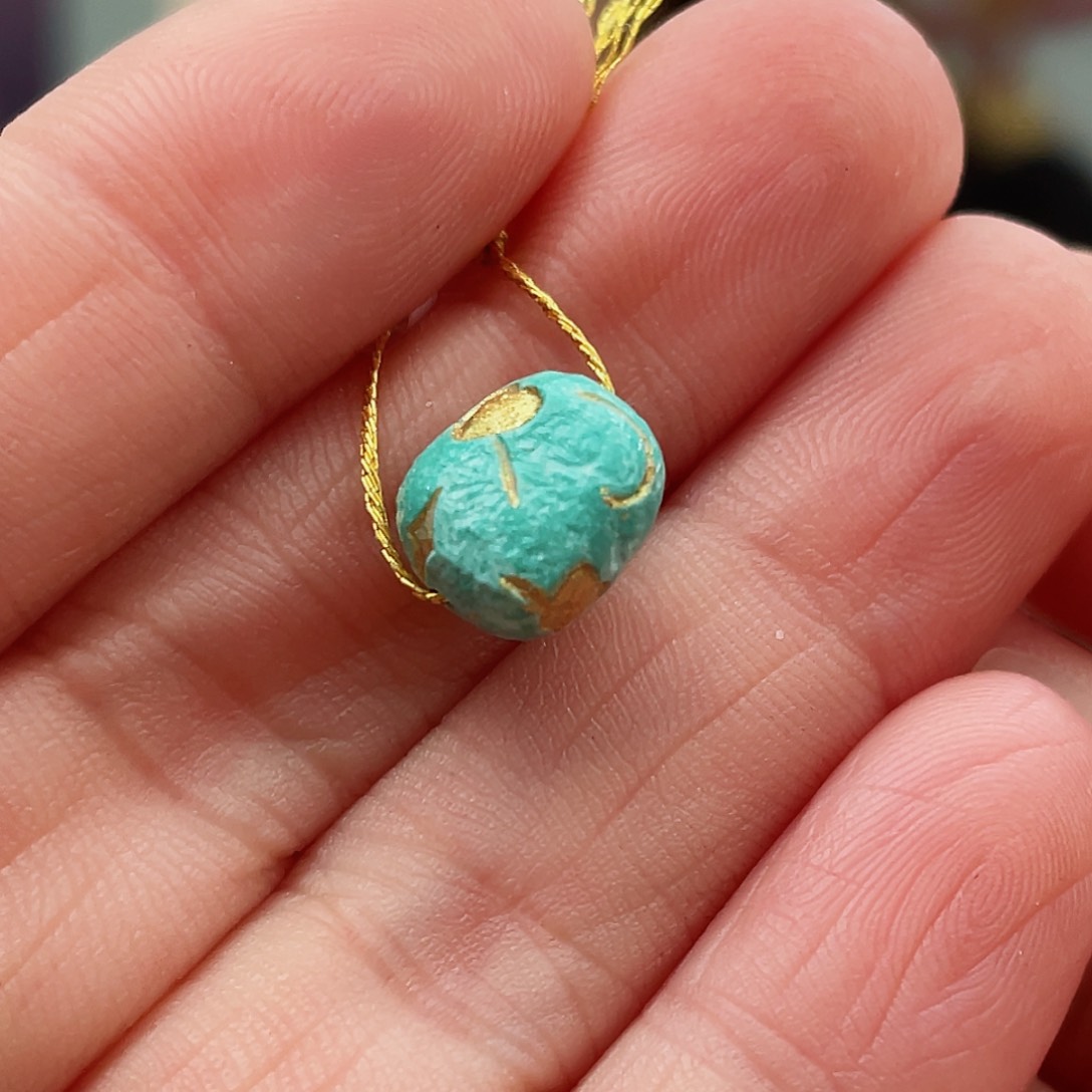 绿松石颈饰未镶嵌