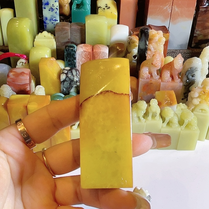 青田石老矿菜花黄