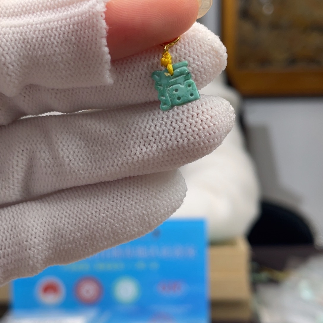 绿松石未镶嵌挂件