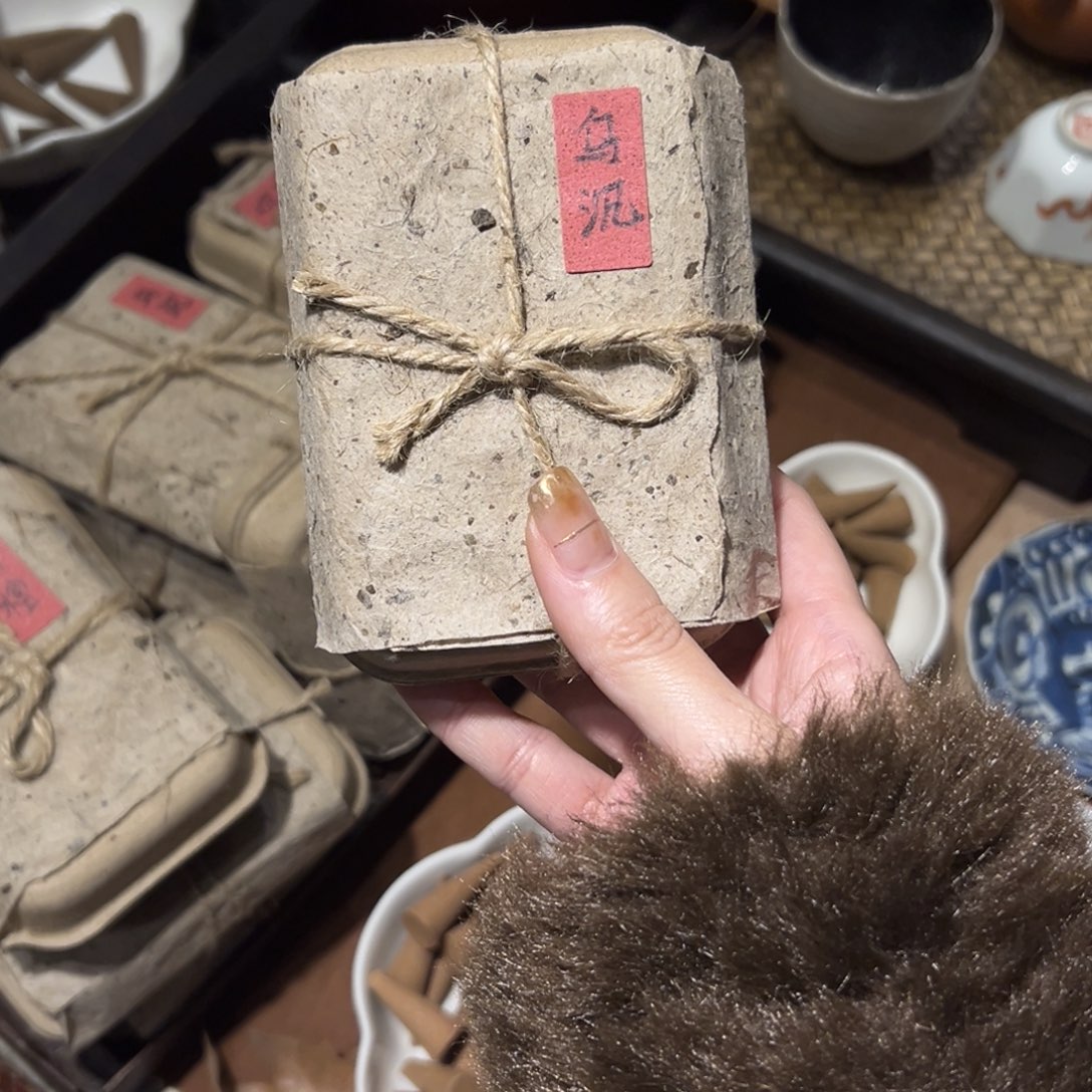 瓷片陶瓷。      陶瓷。     