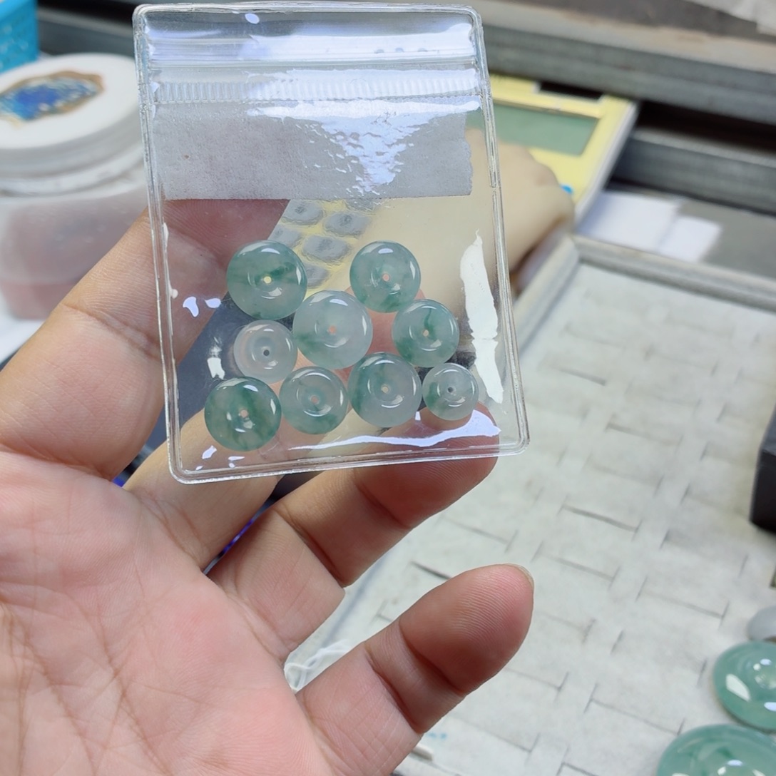 未镶嵌定制翡翠扣子