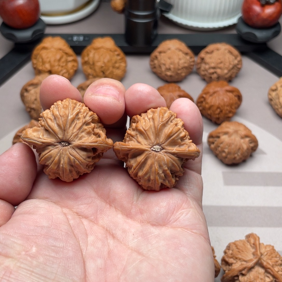 文玩核桃吊坠清*吟磨盘