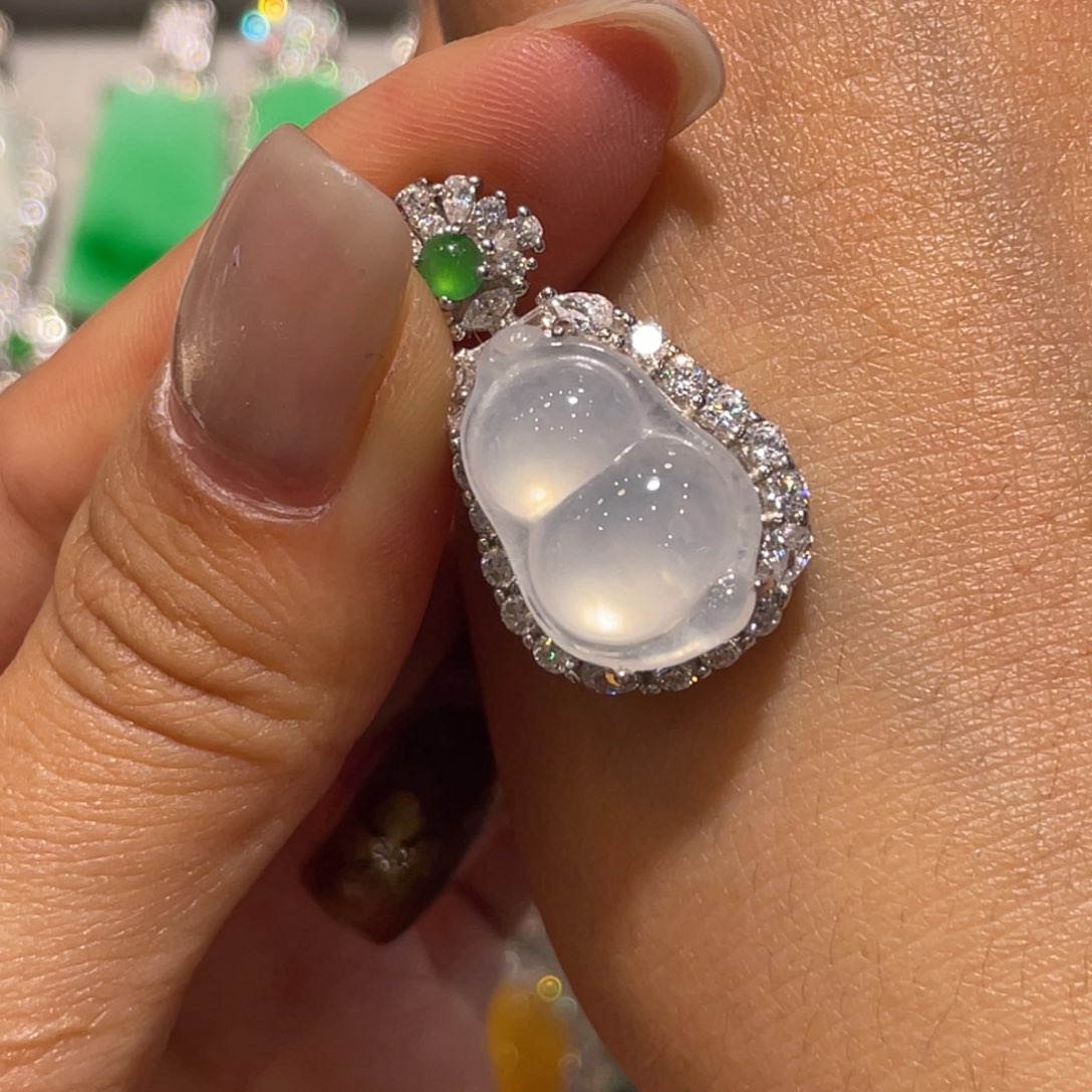 颈饰银S925镶嵌翡翠吊坠