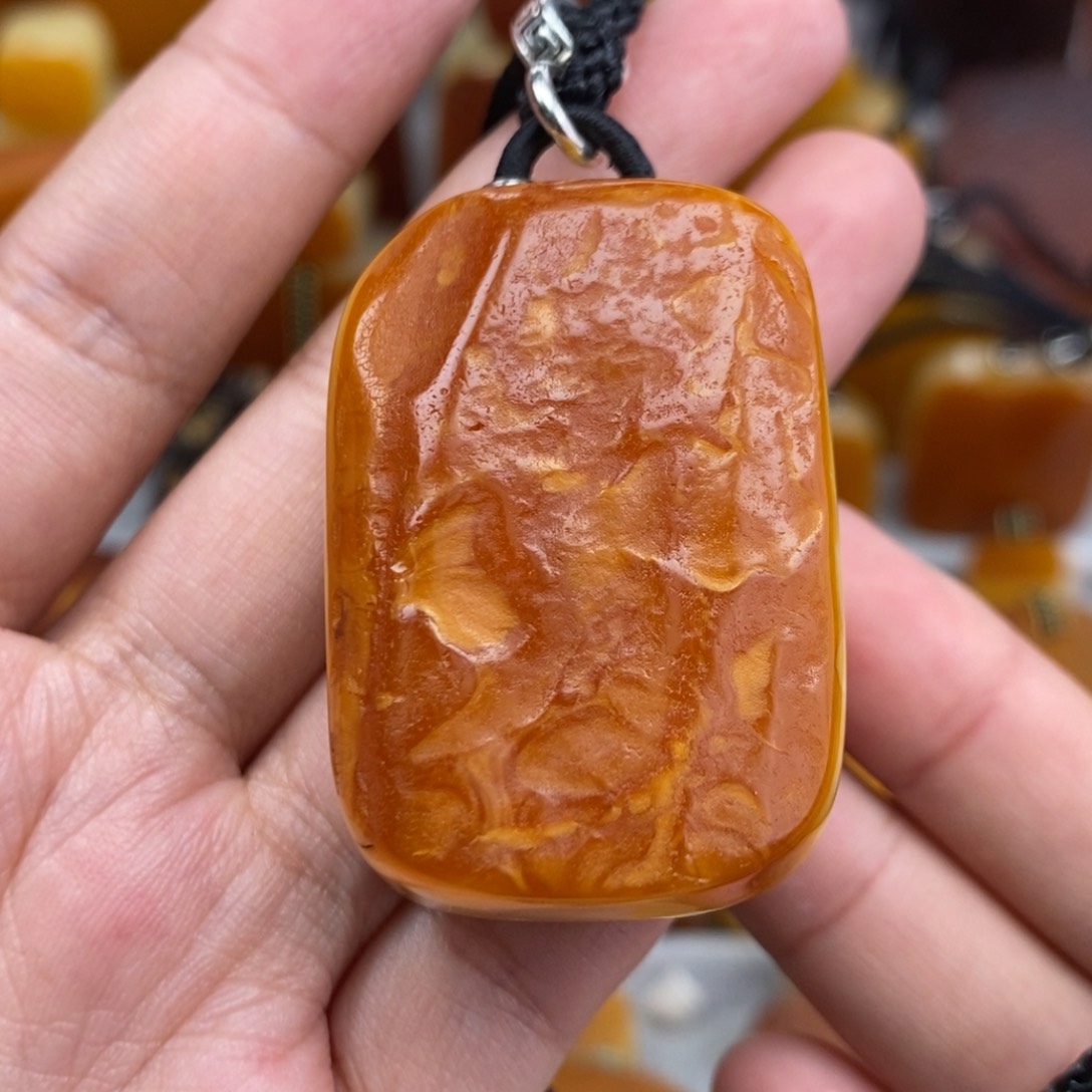 琥珀吊坠(赠链)未镶嵌