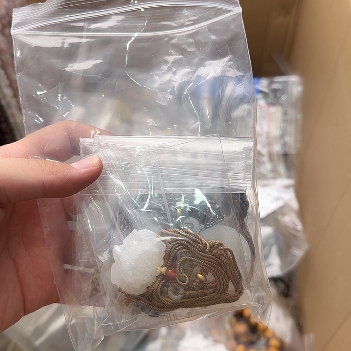 雪***嫣玛瑙/玉髓未镶嵌手链