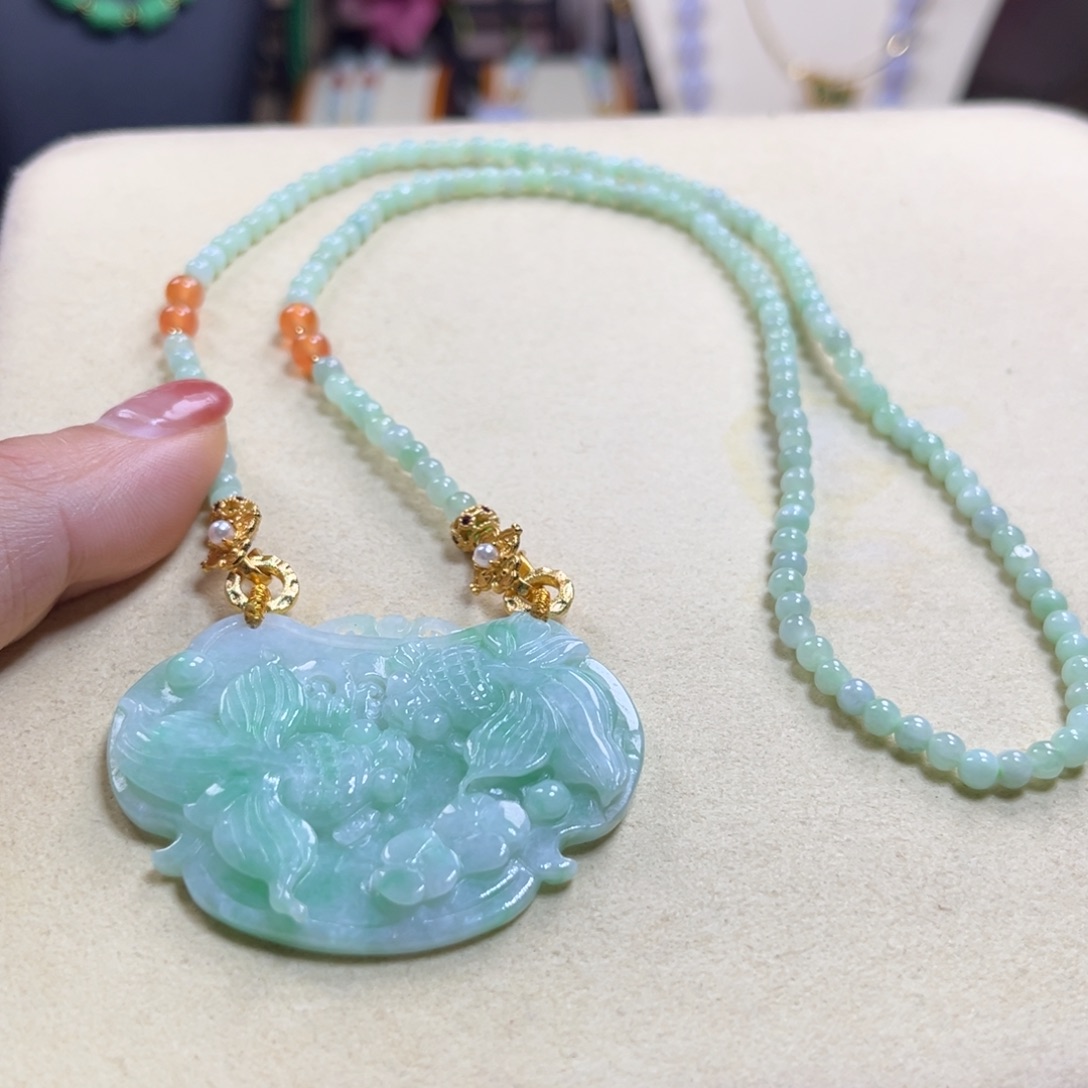 翡翠未镶嵌颈饰天然翡翠