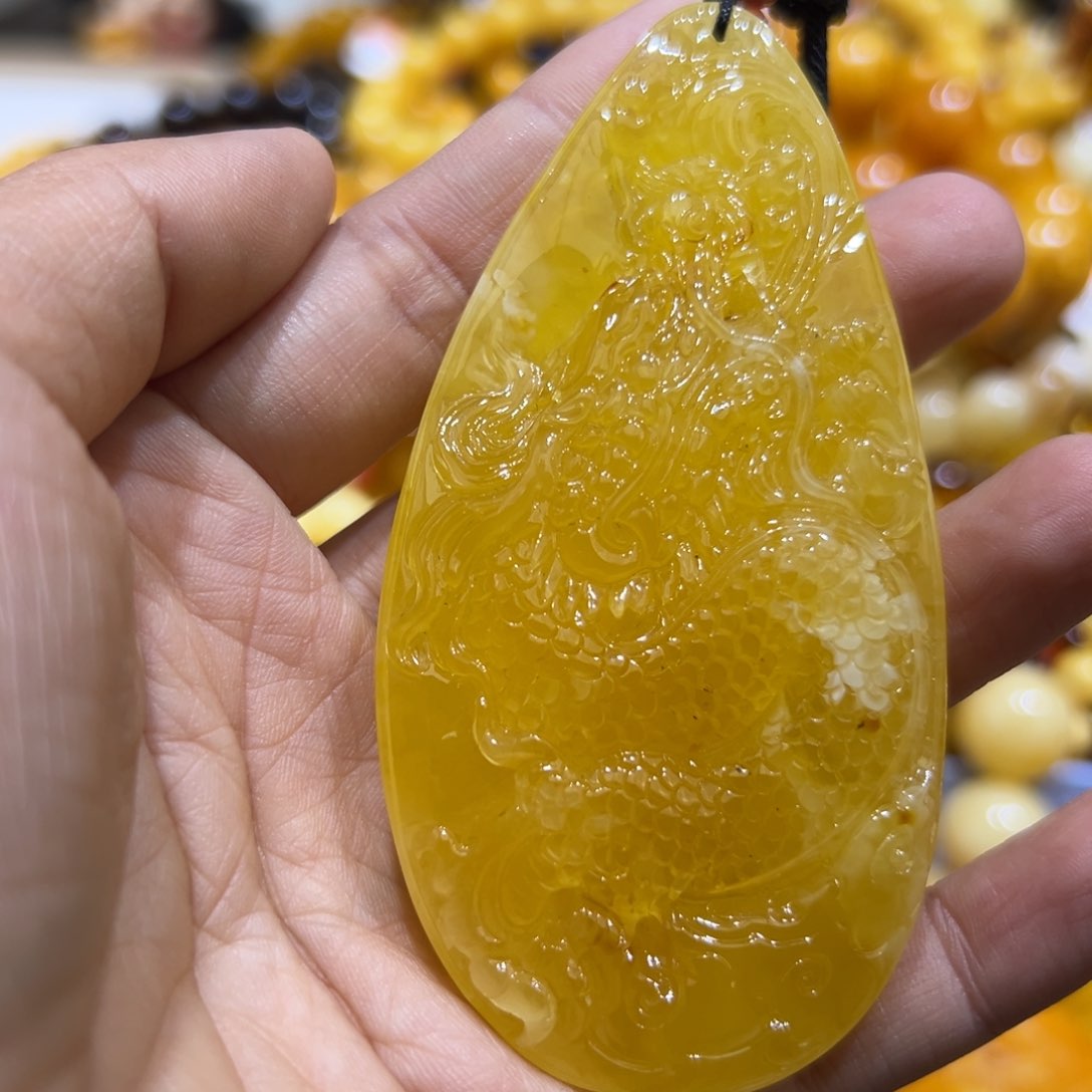 琥珀珠宝奇石未镶嵌