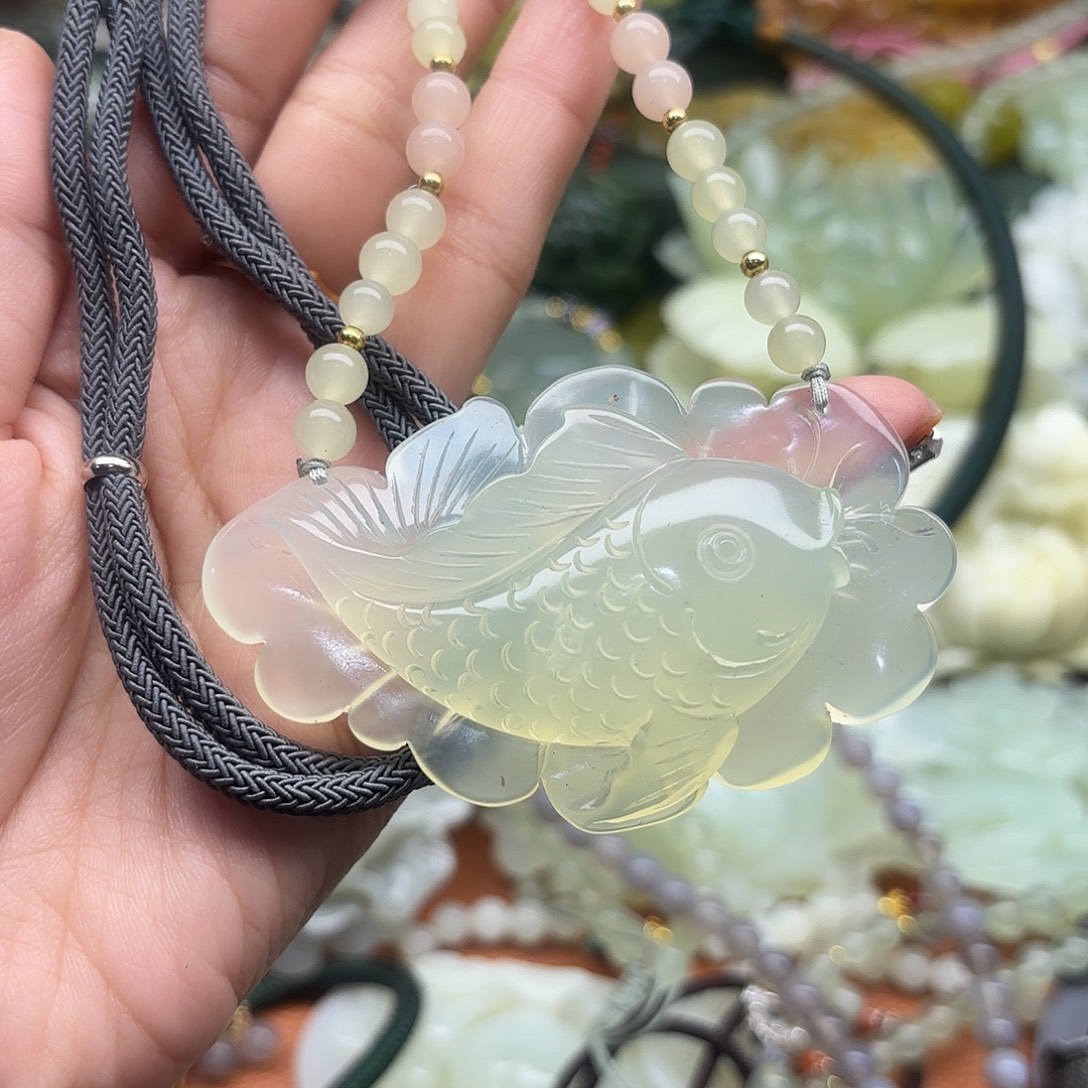 蛇纹石玉未镶嵌吊坠