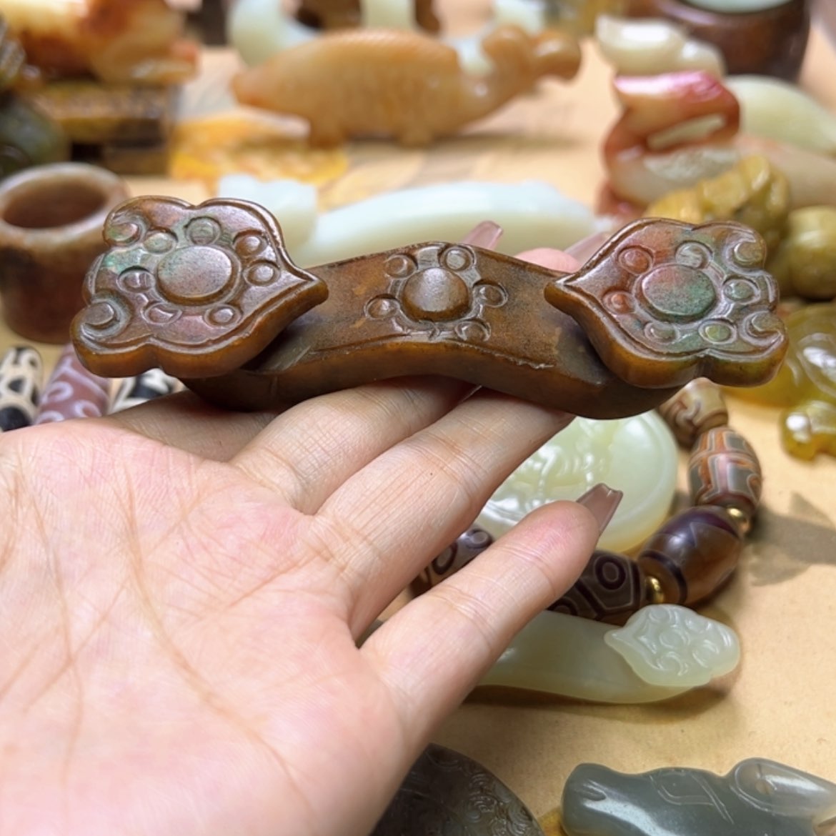 【闪购商品】蛇纹石玉颈饰未镶嵌