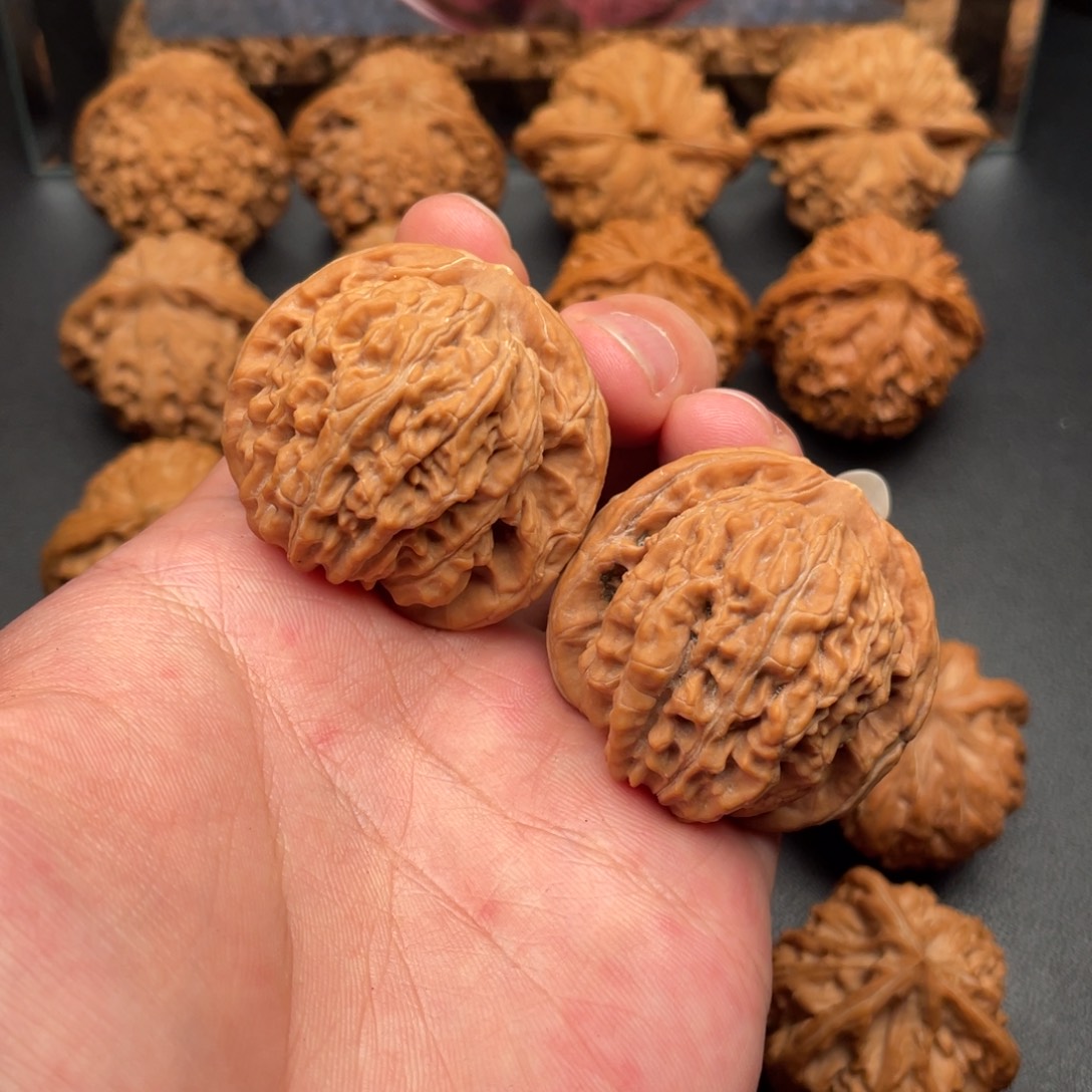 文玩核桃吊坠老树一代楼40