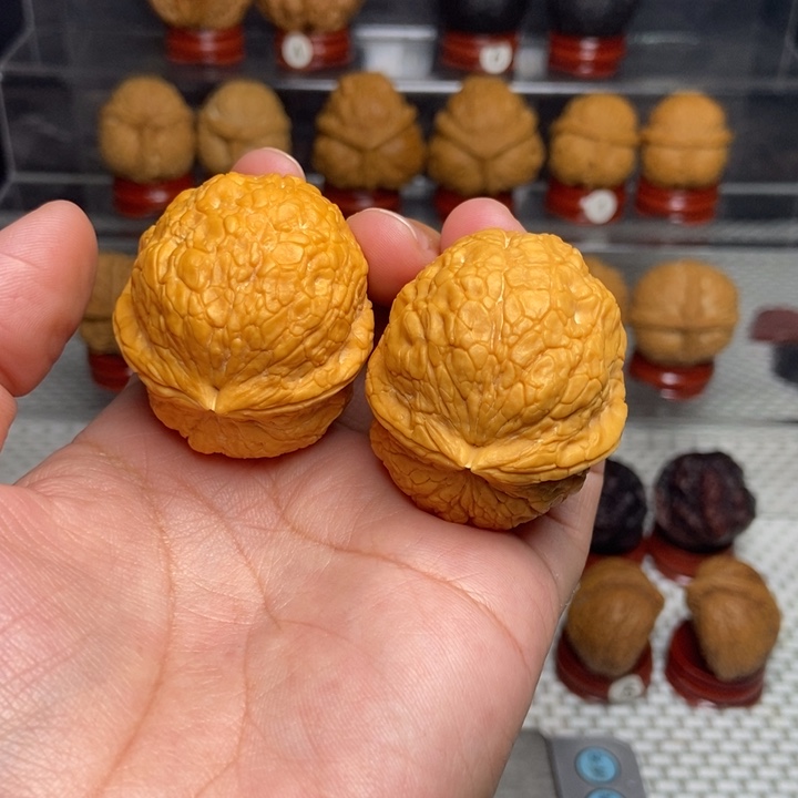 文玩核桃把件金丝绣球22