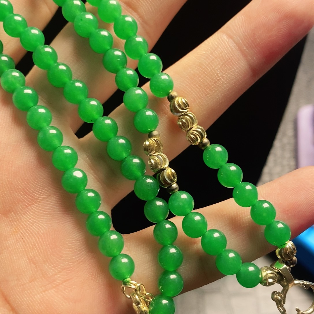 翡翠18K金镶嵌颈饰