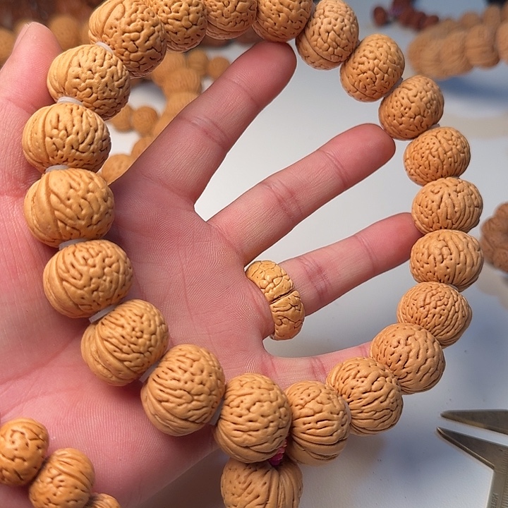 吊坠桃核白月光22mm手持