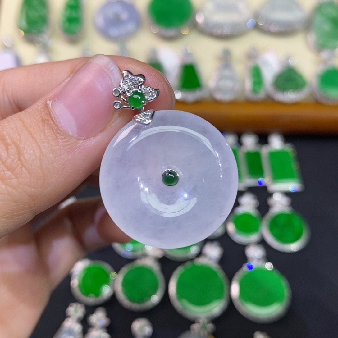 翡翠吊坠(不含链)18K金镶嵌