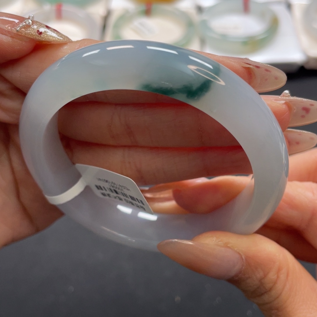 【闪购商品】翡翠手镯未镶嵌蓝胶飘花5657圈