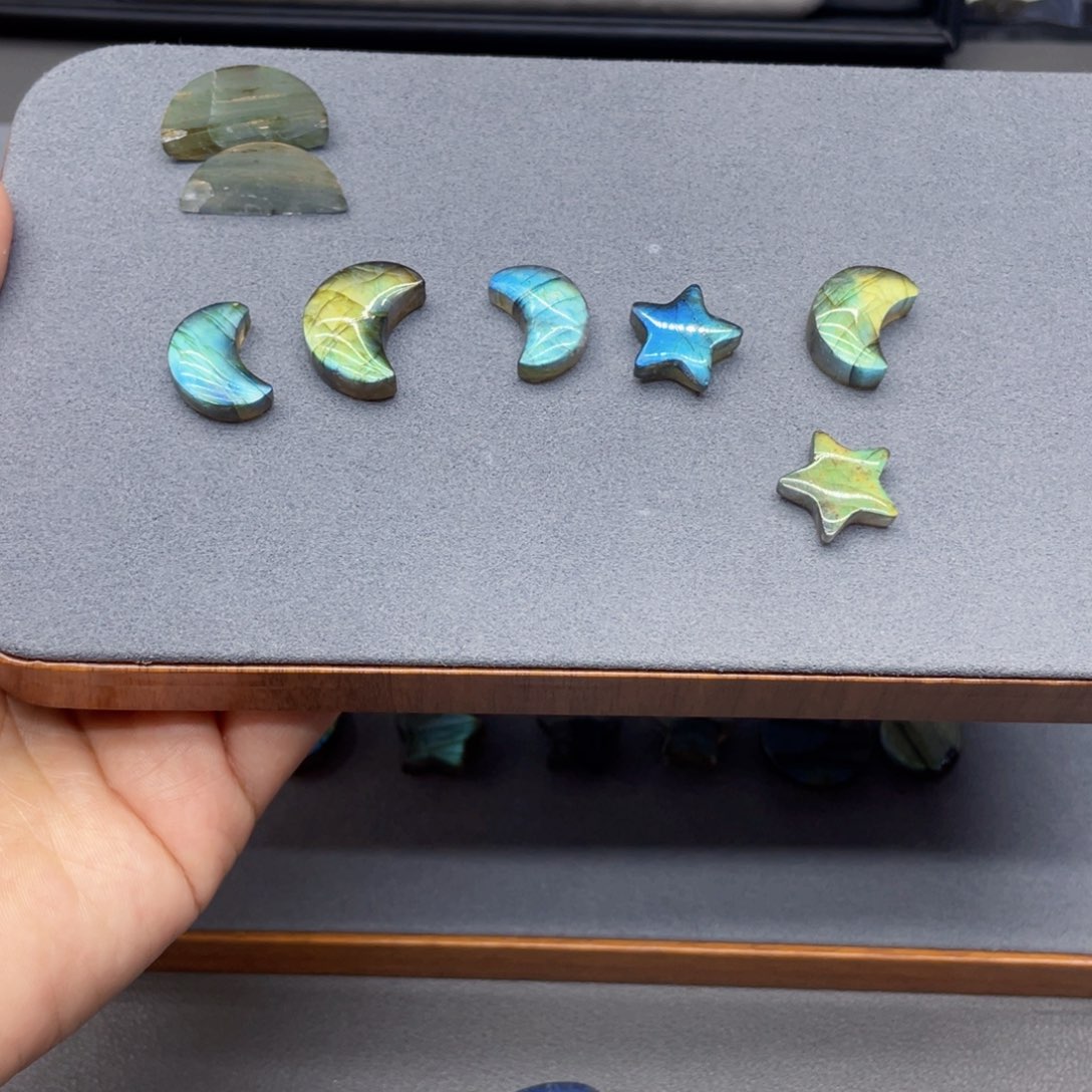 酸***奥颈饰银S925镶嵌长石