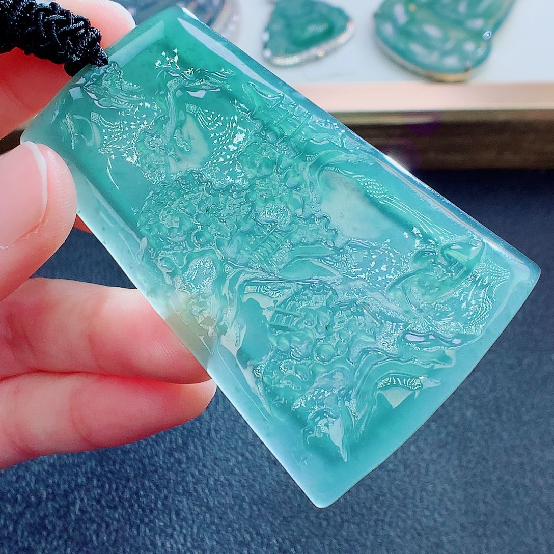 翡翠颈饰未镶嵌翡翠