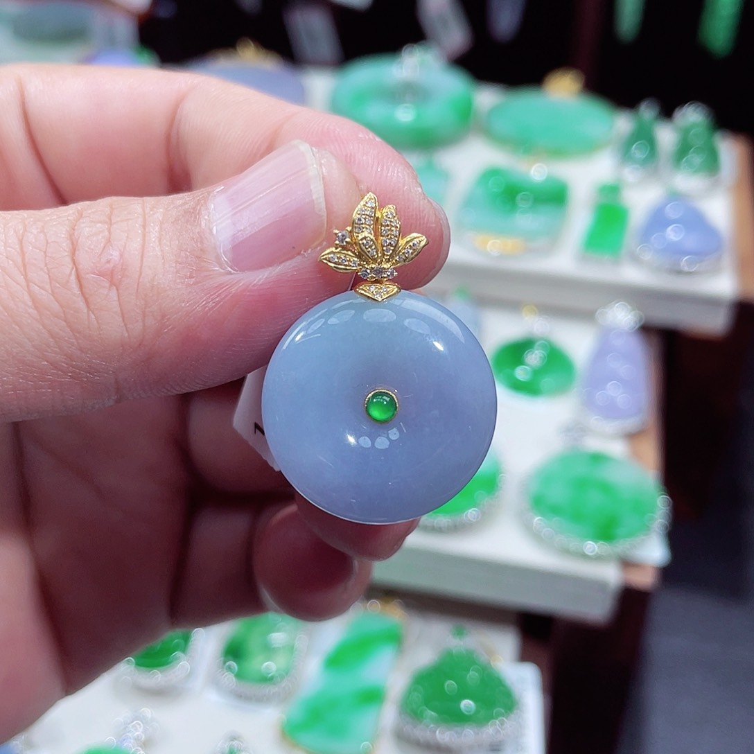 翡翠吊坠(不含链)18K金镶嵌