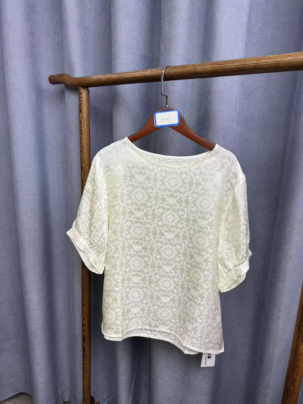 2025夏季新款休闲宽松百搭圆领桑蚕丝上衣短袖女A047