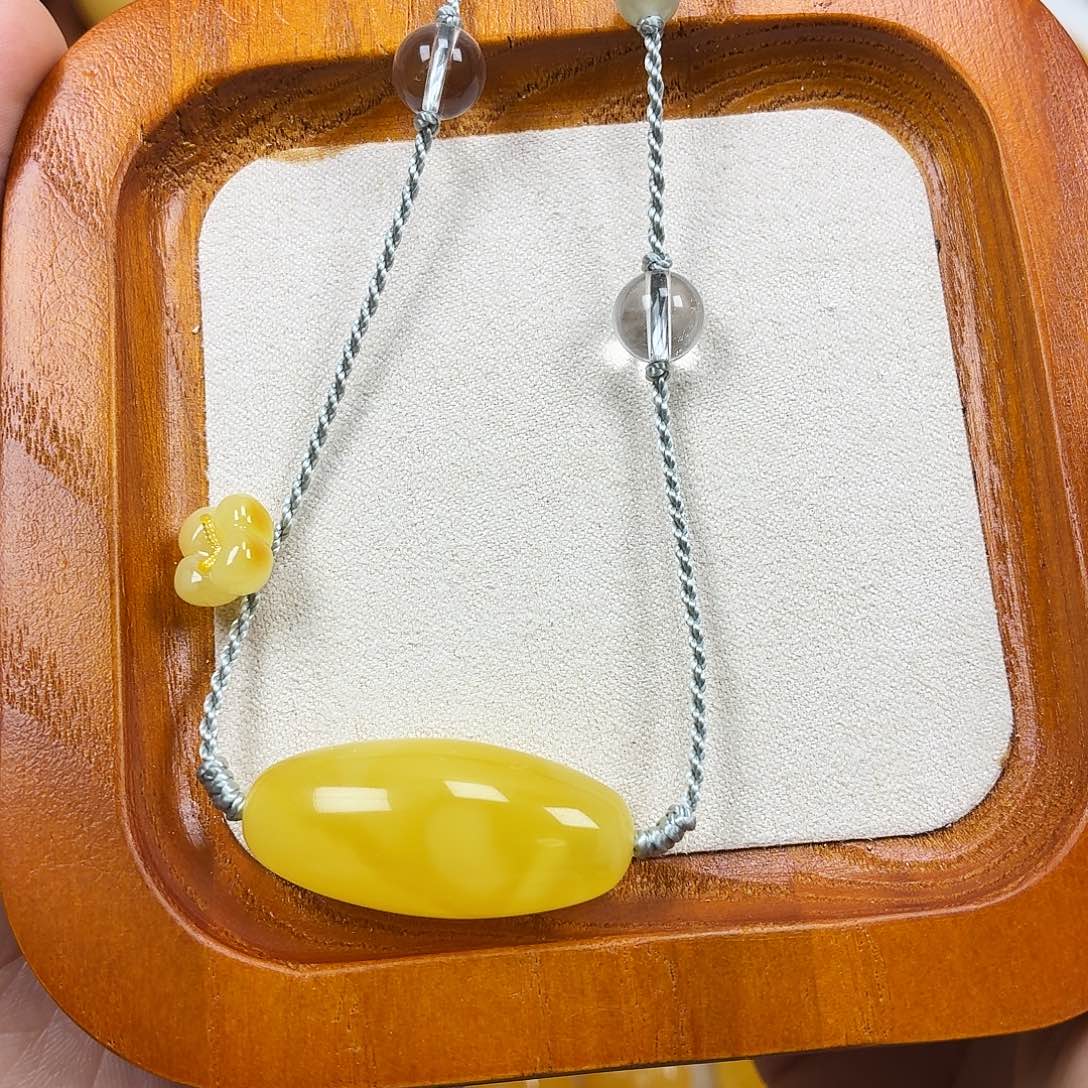 蜜蜡颈饰未镶嵌焦皮妖花桶珠
