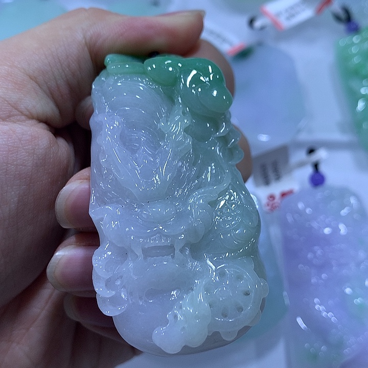 翡翠未镶嵌颈饰天然翡翠A货吊坠