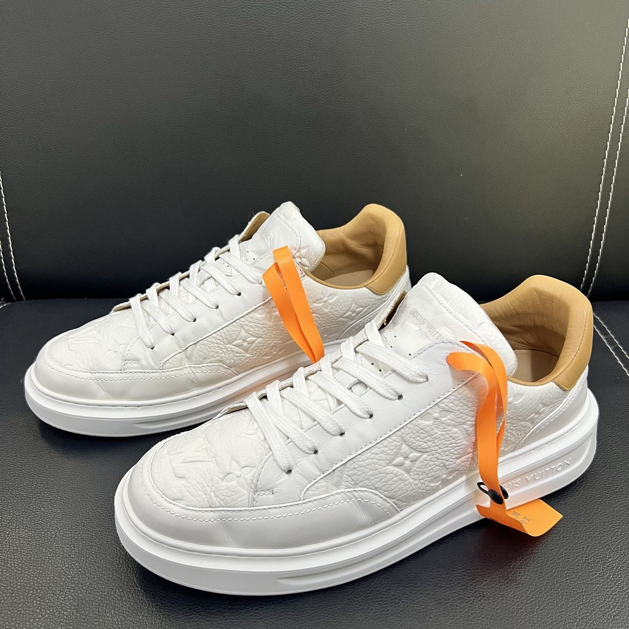 95新 LouisVuitton/路易威登 40.5欧码浮雕老花松糕板鞋/时尚